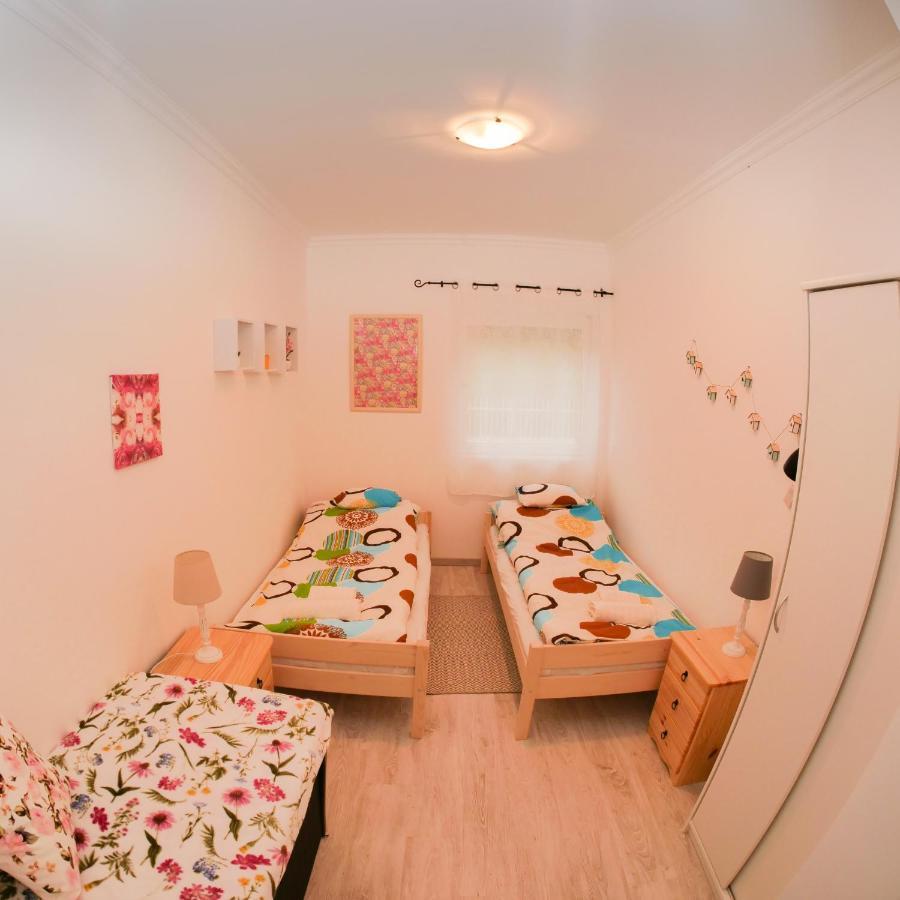 Cseresznyes Apartman Berekfurdo Luaran gambar